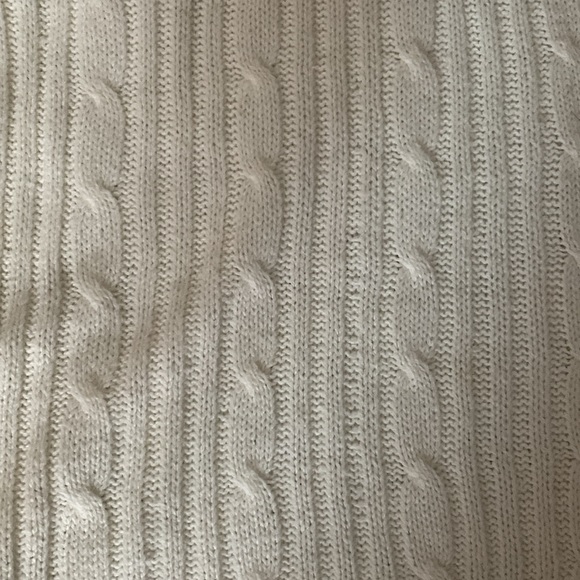 selling a pink angel sweater,colour is just white and the size is US (16) XL. - Picture 2 of 4